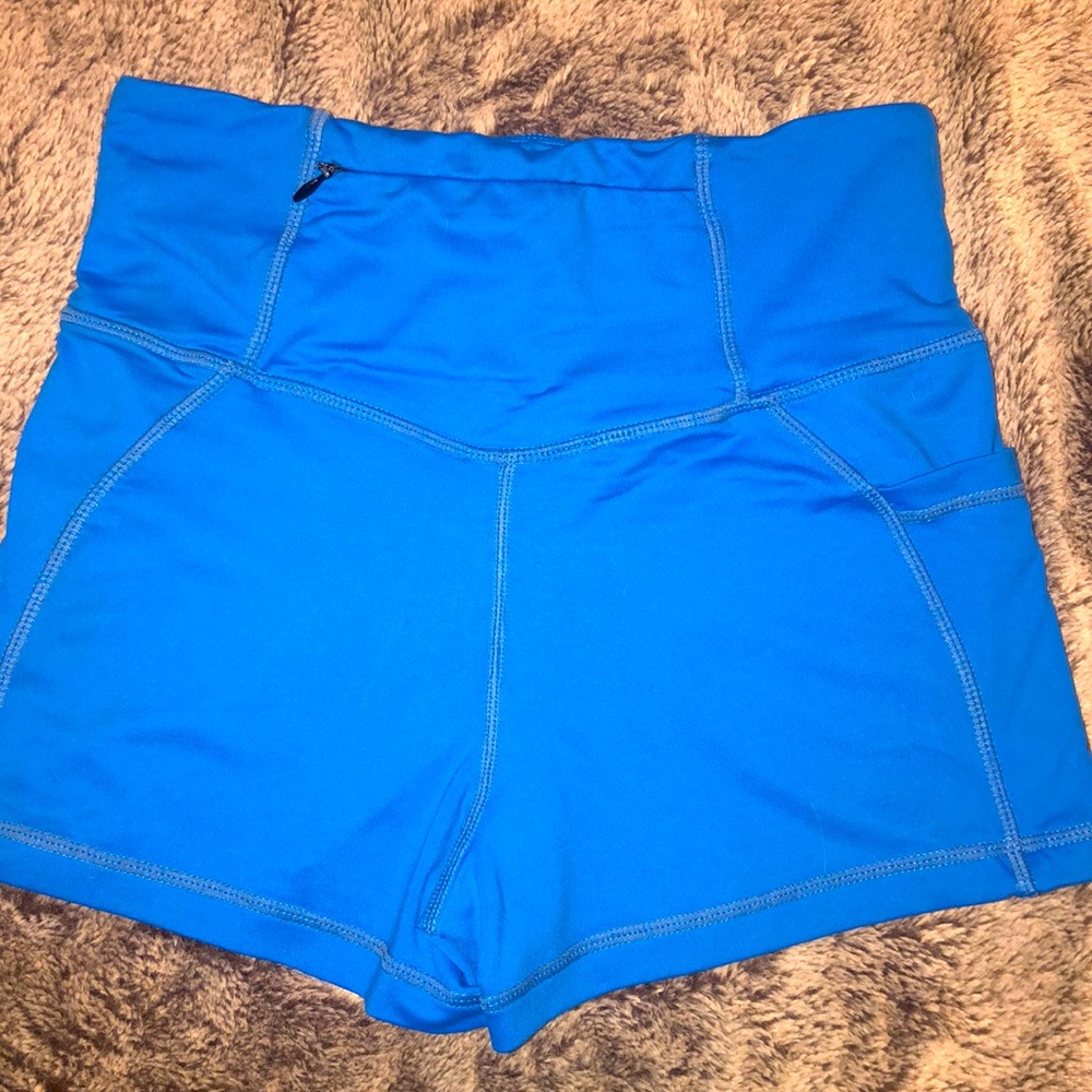 Workout shorts - Picture 3 of 3